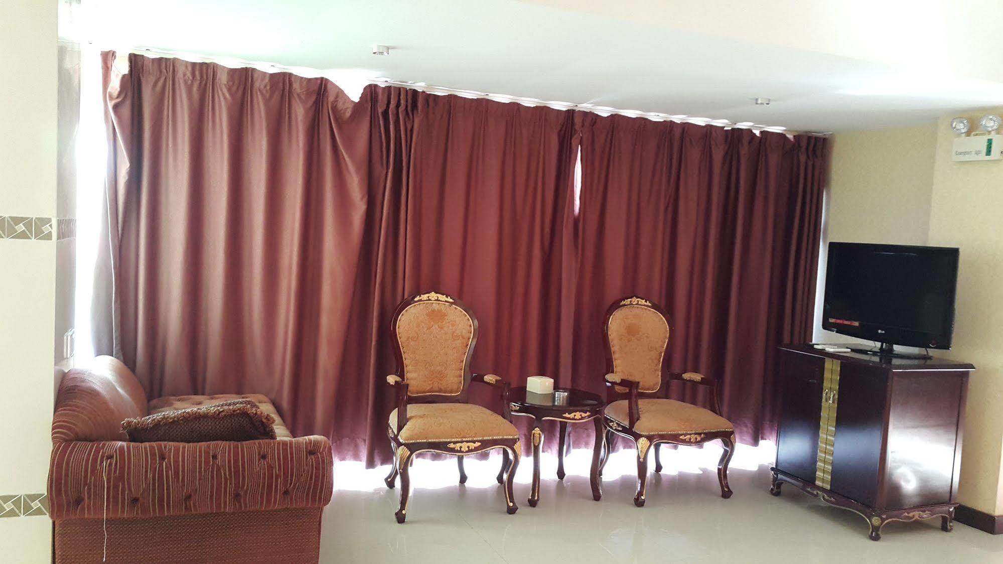 The Privi Suites Pattaya Exterior foto