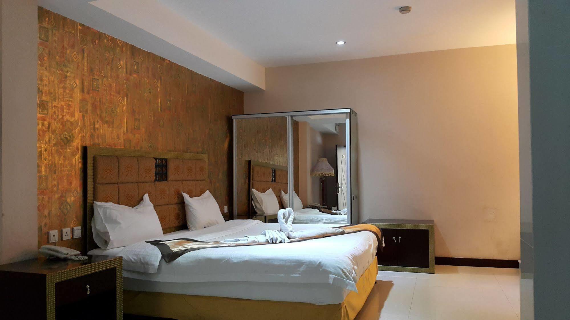 The Privi Suites Pattaya Exterior foto