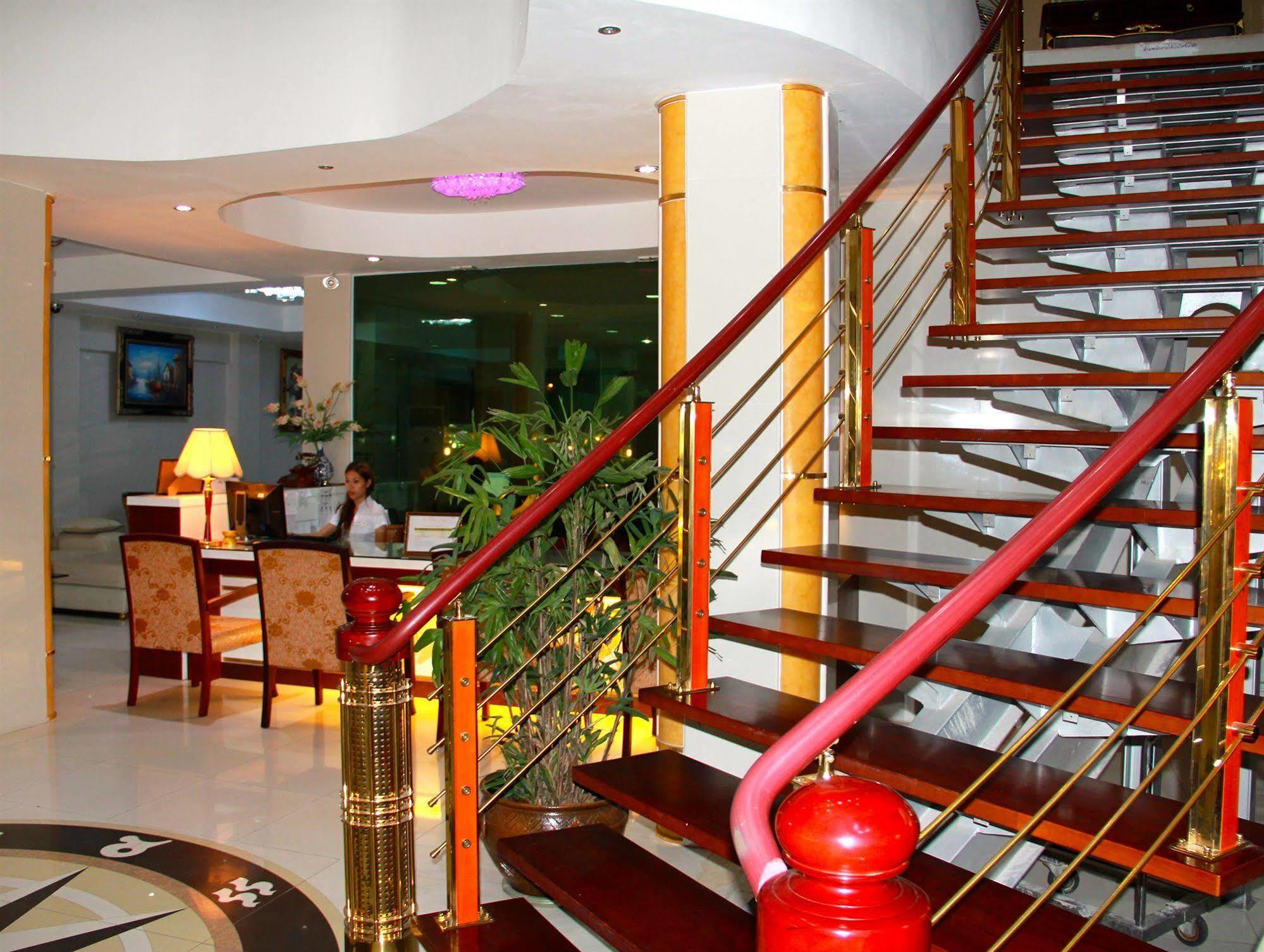 The Privi Suites Pattaya Exterior foto